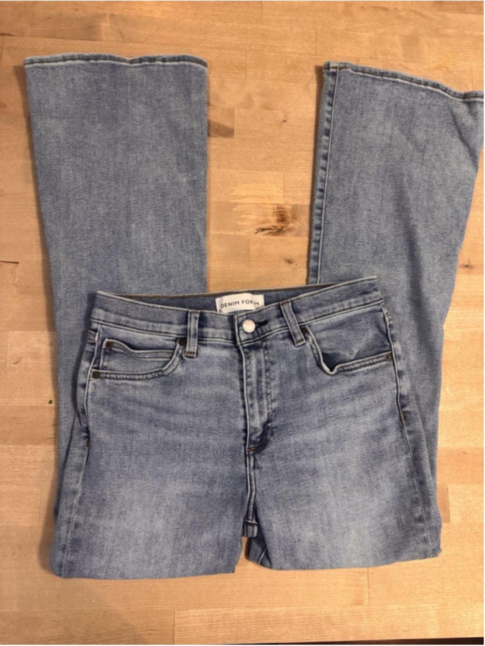 Aritzia Denim Forum The Donna mid Rise Flare Jeans Light Wash Size 30L Sz 29 - Picture 7 of 15